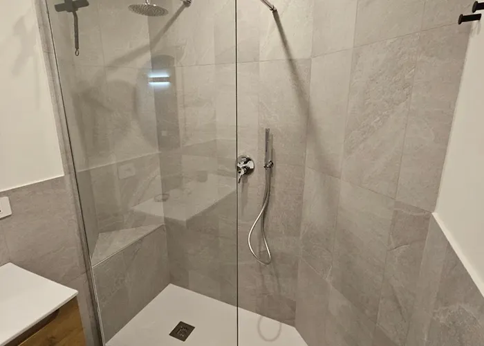 Thea In & Out Cir 0942 アパート